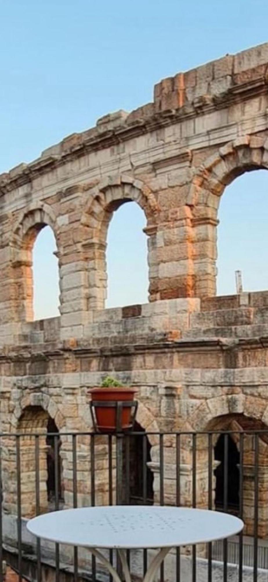 Arena D'Intorno Lägenhet Verona Exteriör bild